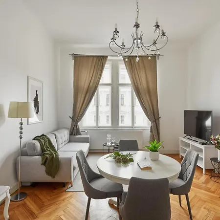 Deluxe Apartment In Lesser Town *