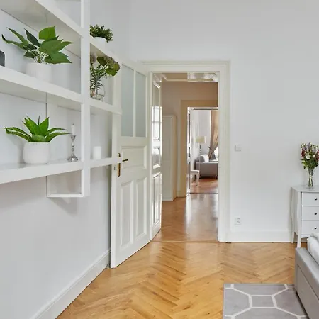 Deluxe Apartment In Lesser Town Praga