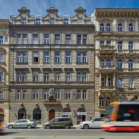 Deluxe Apartment In Lesser Town